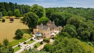 Image post by @christiesrealestate on Instagram