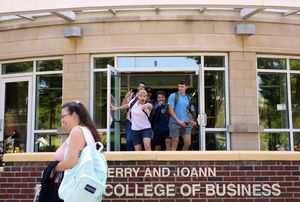 Image post by @bloomsburgu on Instagram