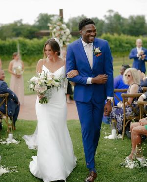 Image post by @theknot on Instagram