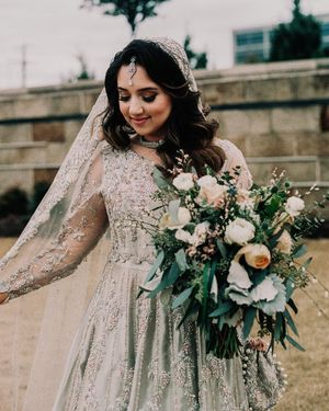 Image post by @thismodernlovephoto on Instagram