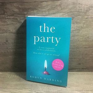 Image post by @gallerybooks on Instagram