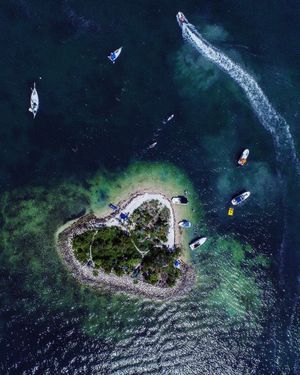 Image post by @dronepals on Instagram