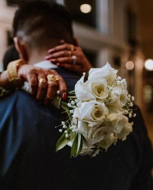 Image post by @thismodernlovephoto on Instagram