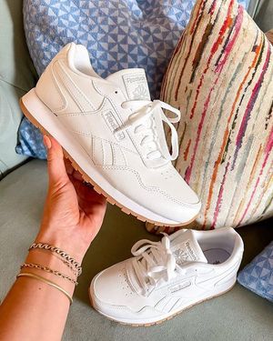 Image post by @dsw on Instagram