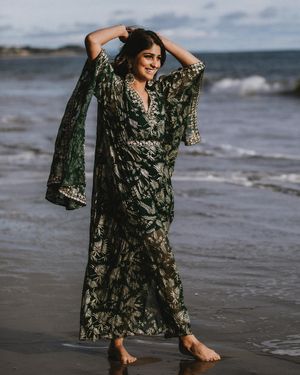 Image post by @thismodernlovephoto on Instagram