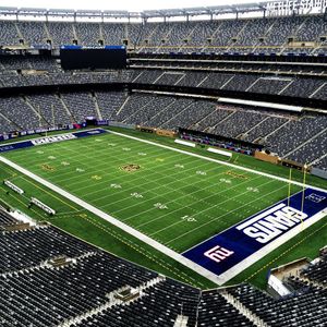Image post by @metlifestadium on Instagram