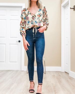 Image post by @shopoutoftown on Instagram