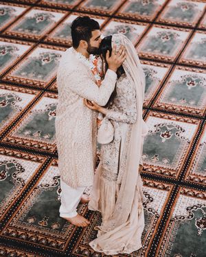 Image post by @thismodernlovephoto on Instagram