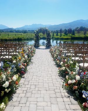 Image post by @michelleleoevents on Instagram