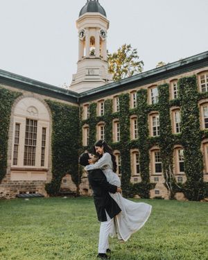Image post by @thismodernlovephoto on Instagram