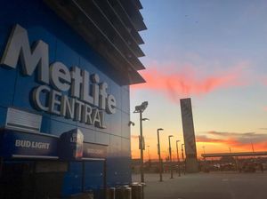 Image post by @metlifestadium on Instagram