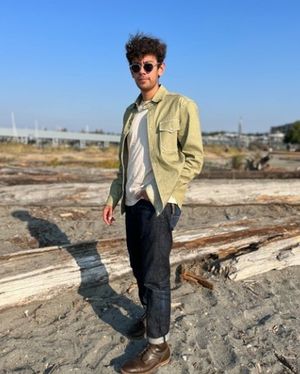 Image post by @poshmarkmens on Instagram