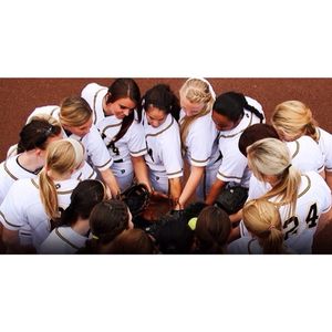 Image post by @iowasoftball on Instagram
