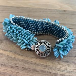 Image post by @beadcache on Instagram