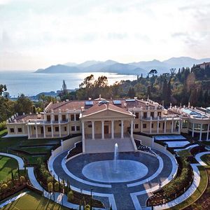Image post by @christiesrealestate on Instagram