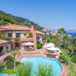 Image post by @christiesrealestate on Instagram