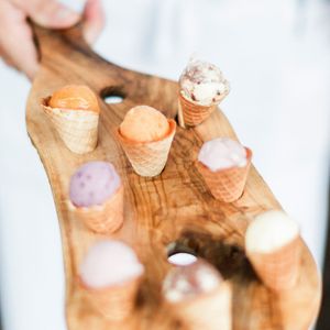 Image post by @theknot on Instagram