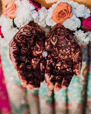 Image post by @thismodernlovephoto on Instagram