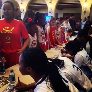 Image post by @usdtoreros on Instagram