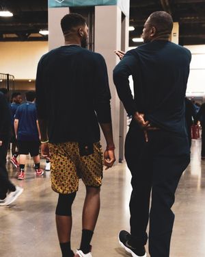 Image post by @fezzyfel on Instagram