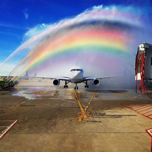 Image post by @united on Instagram