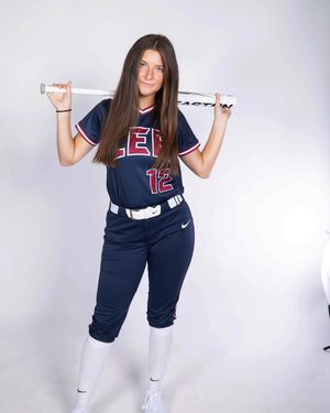 Image post by @leeusoftball on Instagram