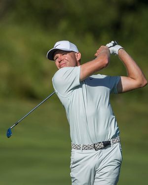 Image post by @alexknappegolf on Instagram