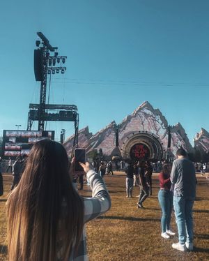 Image post by @shotbycamchella on Instagram