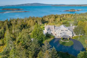 Image post by @christiesrealestate on Instagram