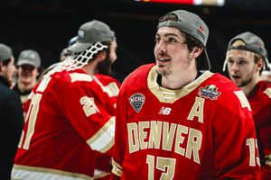 Image post by @du_hockey on Instagram