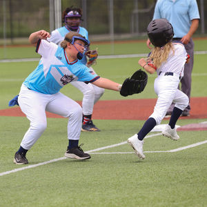 Image post by @softballyouth on Instagram