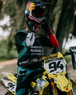 Image post by @foxmoto on Instagram
