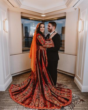 Image post by @thismodernlovephoto on Instagram