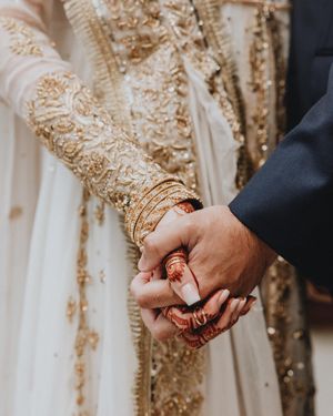 Image post by @thismodernlovephoto on Instagram