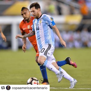 Image post by @metlifestadium on Instagram