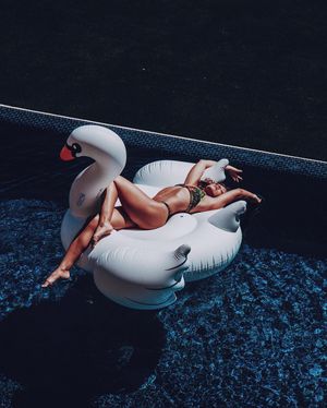 Image post by @kaikinibikinis on Instagram