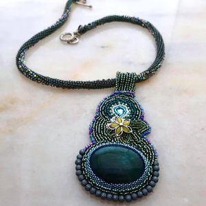 Image post by @beadcache on Instagram