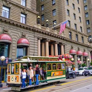 Image post by @onlyinsf on Instagram