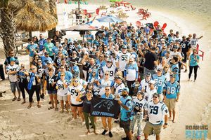 Image post by @roaringriot on Instagram