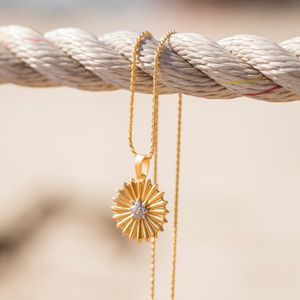 Image post by @mantra on Instagram