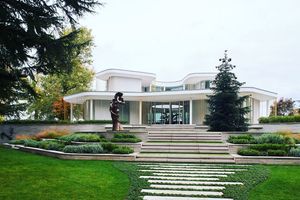 Image post by @christiesrealestate on Instagram