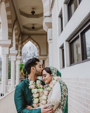 Image post by @thismodernlovephoto on Instagram