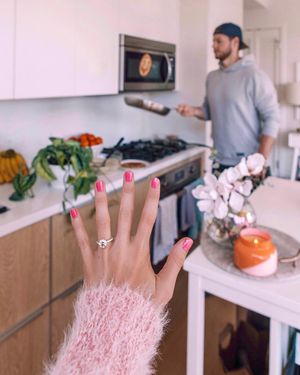Image post by @theknot on Instagram