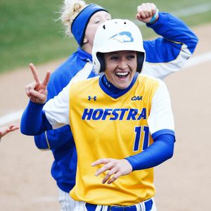 Image post by @hofstrasoftball on Instagram