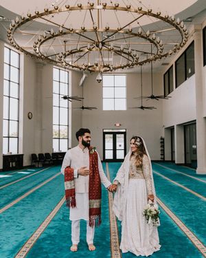 Image post by @thismodernlovephoto on Instagram