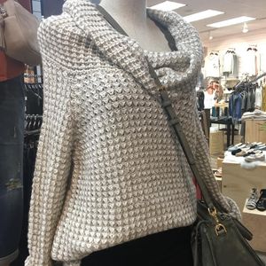Image post by @shopoutoftown on Instagram