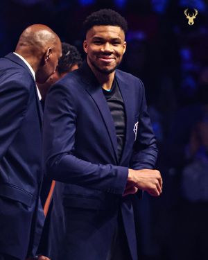 Image post by @giannis_an34 on Instagram
