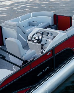 Image post by @crestpontoonboats on Instagram