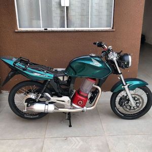 Image post by @boldriders on Instagram