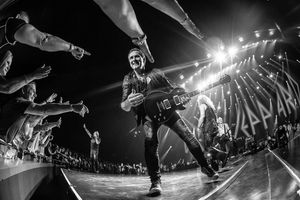 Image post by @defleppard on Instagram